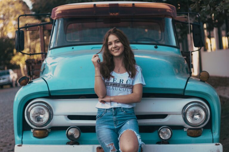 automobile-beautiful-woman-brunette-2529456